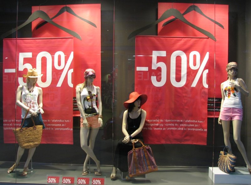 Ruszył szał wyprzedaży w elbląskich sklepach . Nawet o 70% taniej