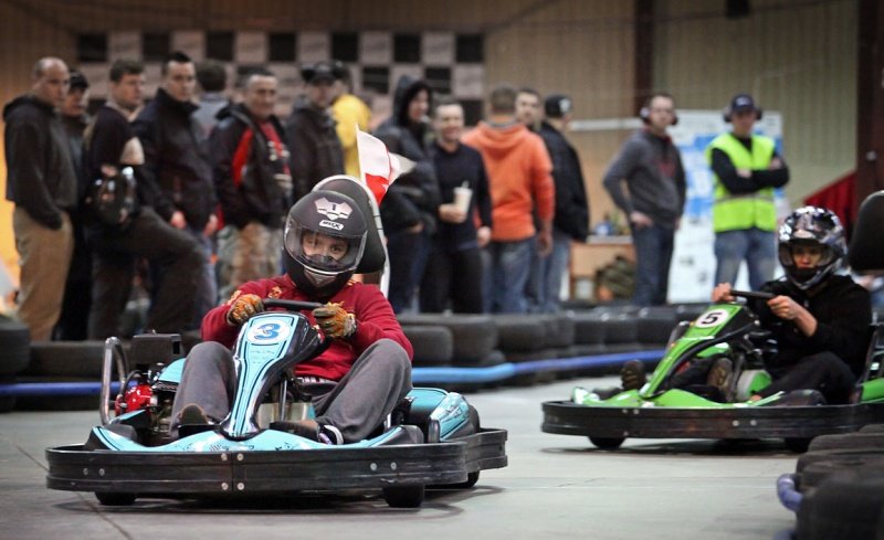 Wakacyjne ściganie gokartem ze Speed Center Elbląg