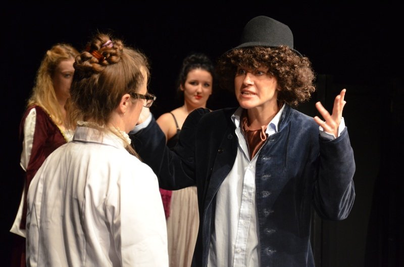 Uczniowie III LO na deskach elbląskiego teatru