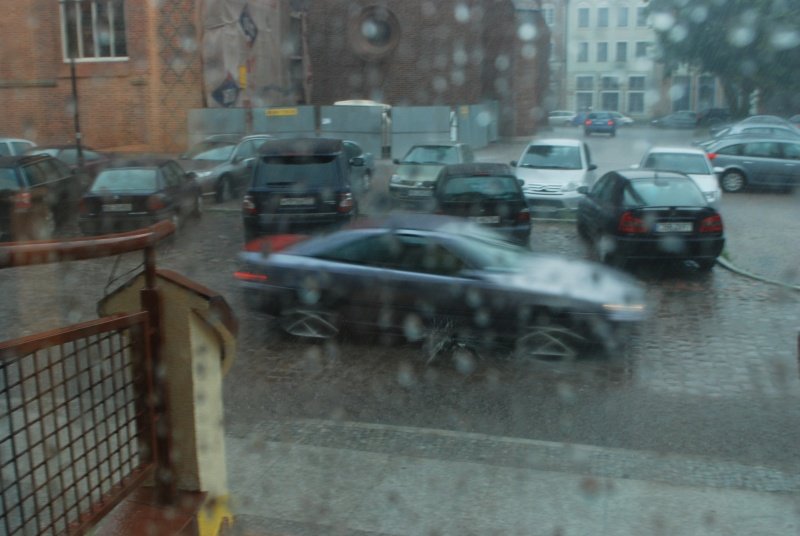 Deszcz i śliska nawierzchnia powodem 15 kolizji drogowych