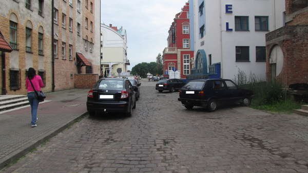 Zamieszanie na Wieżowej. Ulica praktycznie zablokowana