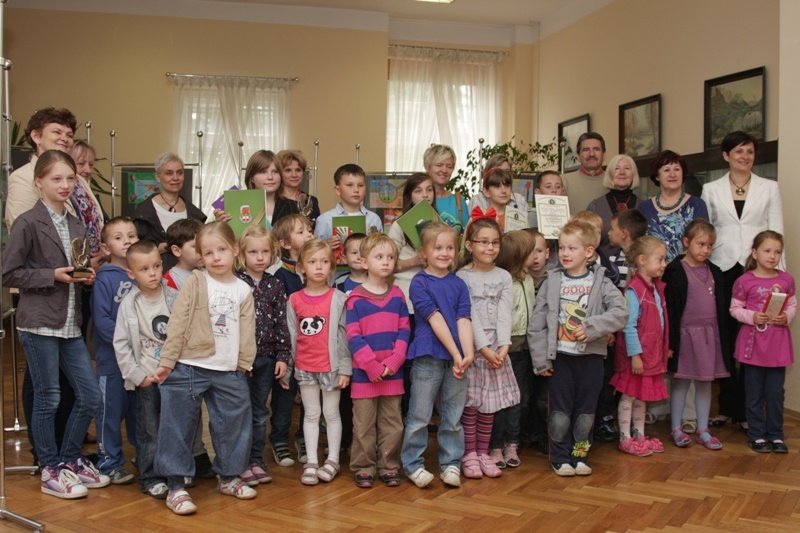Świat bez wojen. Konkurs plastyczny dla dzieci i młodzieży