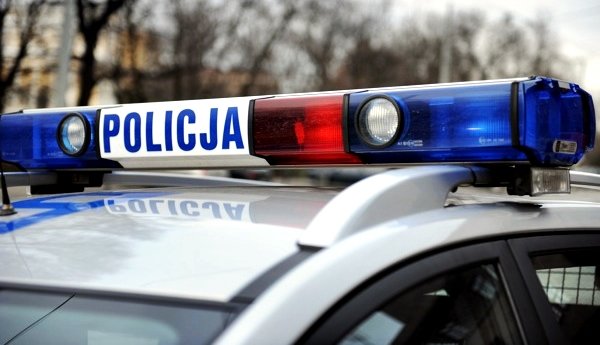 Pijany 19-latek uderzył w drzewo w miejscowości Jezioro