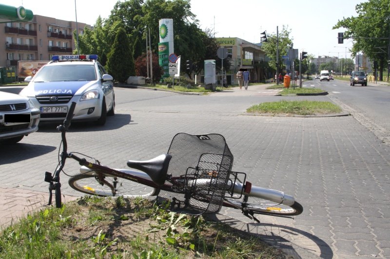 Potrącona na ul. Płk. Dąbka rowerzystka trafiła do szpitala