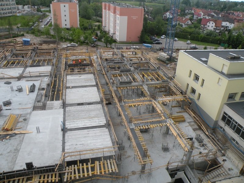 Budowa nowego bloku operacyjnego idzie pełną parą