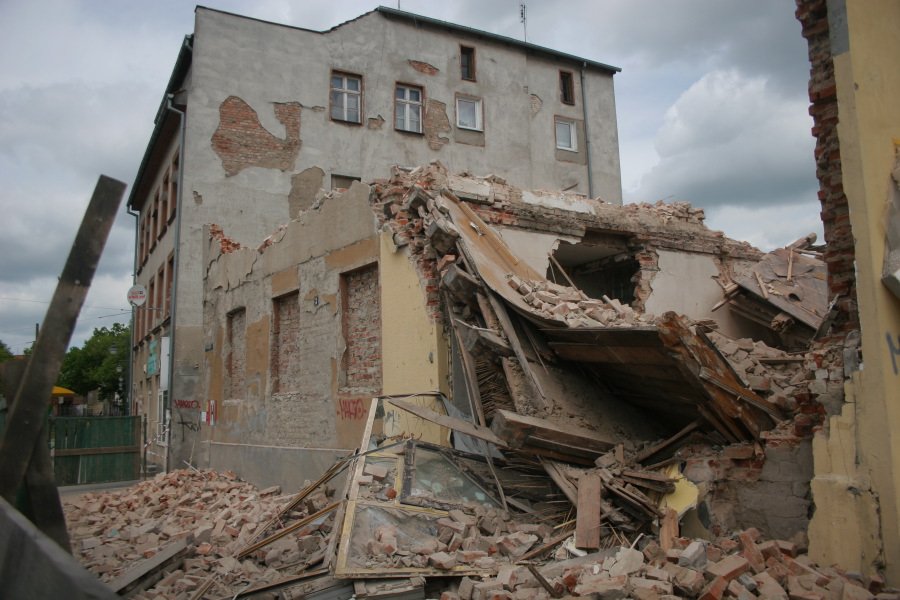 Budynek z Grunwaldzkiej znika z krajobrazu Elbląga. Do wyburzenia jeszcze 90