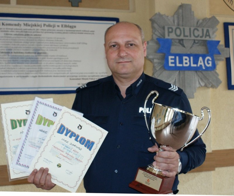 Elbląski policjant najlepszym kierowcą regionu