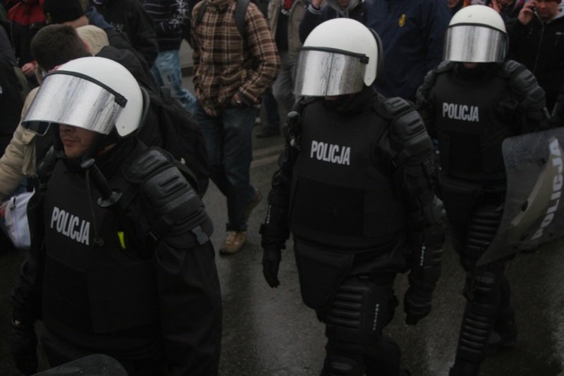 Policja wstrzymała przyjmowanie do służby. Zawiniły przepisy