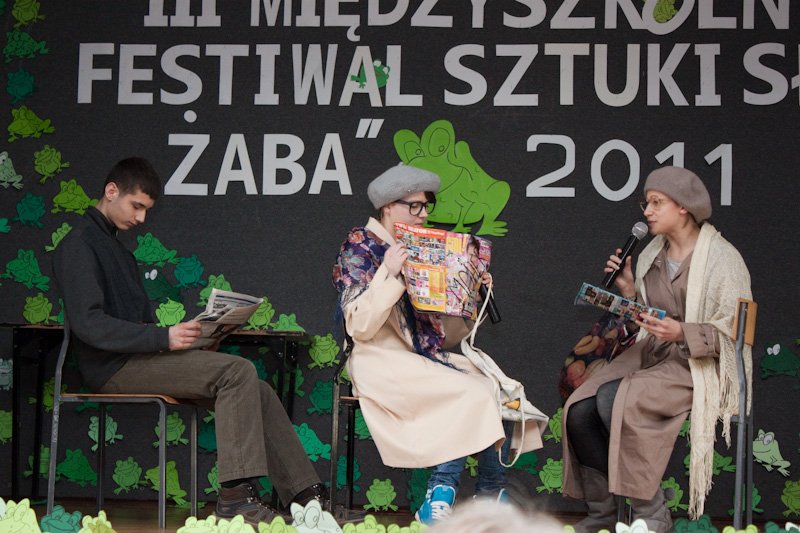 Żaba 2012 w IV LO. Były scenki kabaretowe, recytacja i piosenki