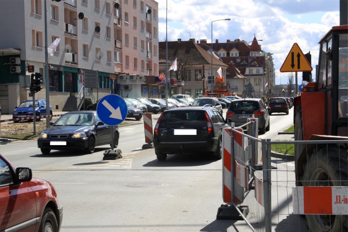 Korki i zagubieni pasażerowie. Nowy ruch w centrum