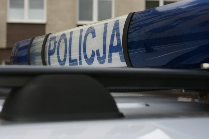Nikt nie otwierał drzwi. W mieszkaniu policjanci znaleźli ciało
