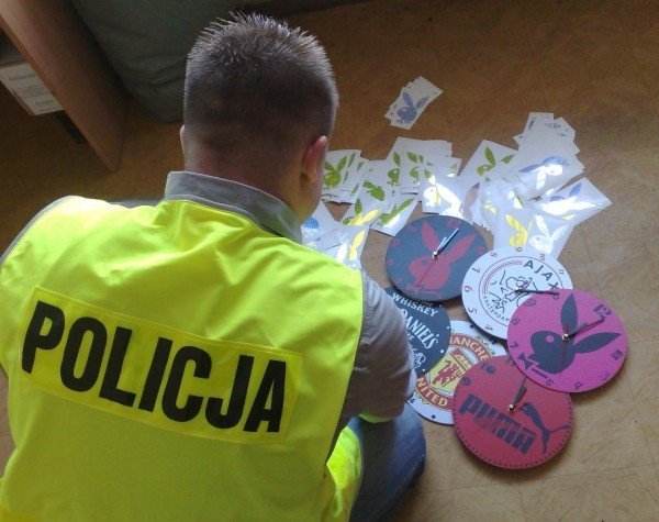 Sprzedał ponad półtora tysiąca zegarów. Teraz usłyszy zarzuty
