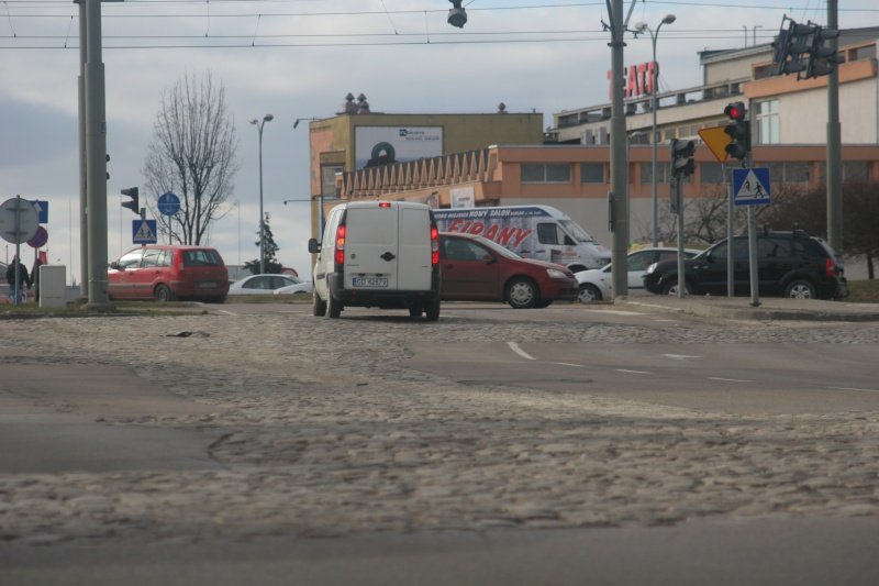 Nowowiejska odzyska dawną nawierzchnię? Urzędnicy skontrolują postęp prac