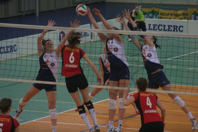 Niespodzianka siatkarek Orła na koniec rundy