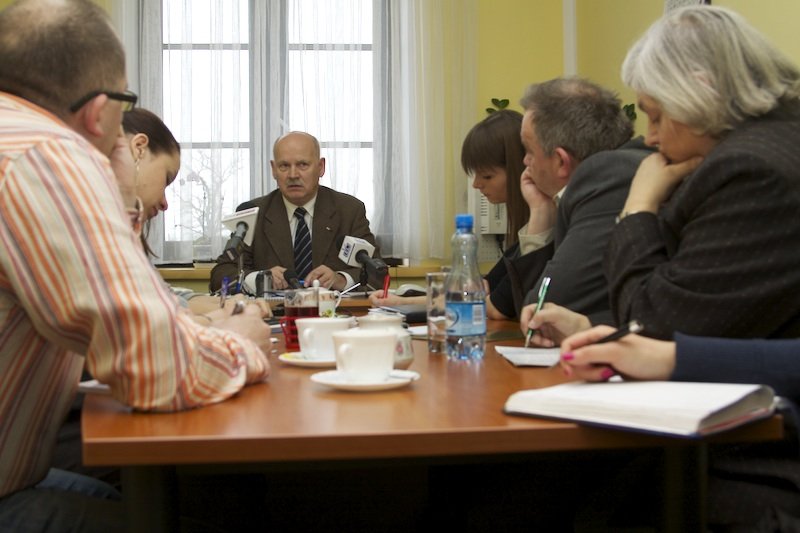 Senator Gintowt-Dziewałtowski zapewnia: Sąd Okręgowy pozostanie