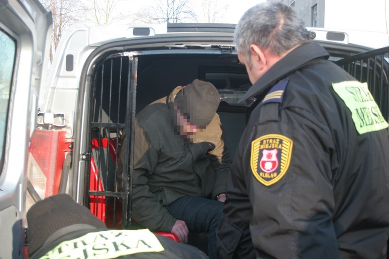 Znaleźć bezdomnych i uratować ich przed  śmiercią na mrozie