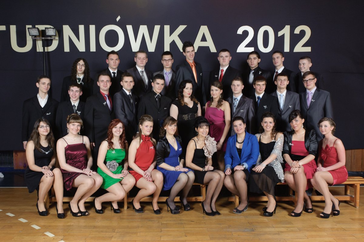 Studniówka w IV Liceum Ogólnokształcącym w Elblągu