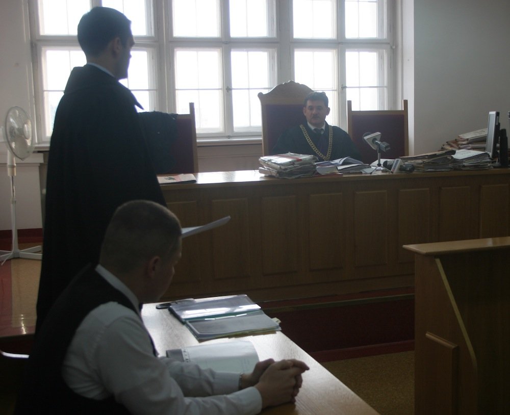Sąd: ciężko ranny w wypadku policjant sam sobie winien