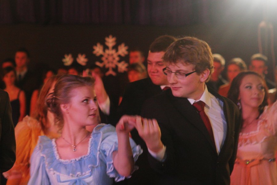Uczniowie II LO bawili się na studniówce. Zdjęcia, film!
