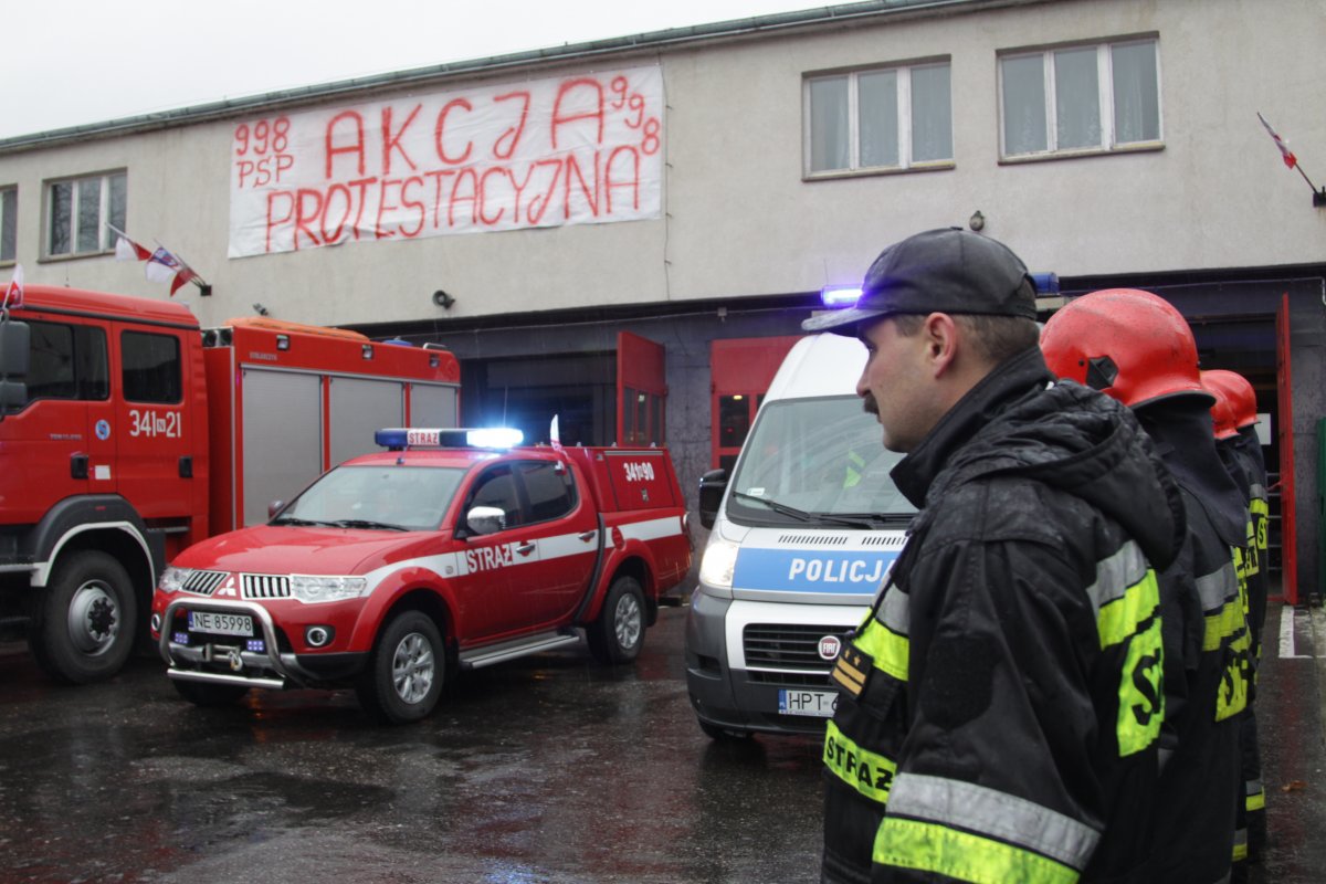 Protestowali strażacy. 