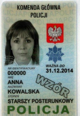 Policjanci mają nowe legitymacje . 