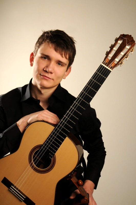 Klasycznie i gitarowo. Zagrają Daniel Egielman i Adrian Furmankieiwcz