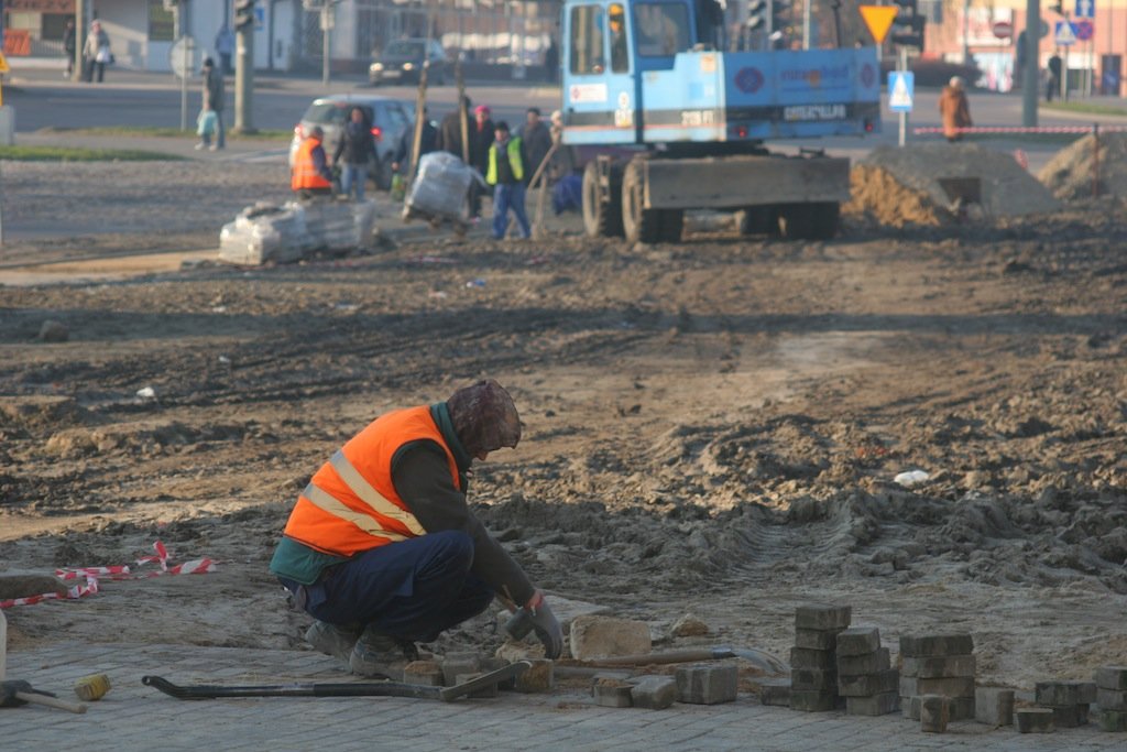 Galerii nie ma, ale będzie chodnik. Skończą się męczarnie pieszych na Nowowiejskiej
