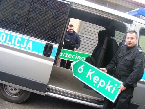 Ukradł znaki drogowe, by powiesić je w mieszkaniu. Wpadł po trzech latach
