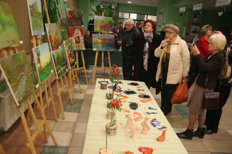 Seniorze odkrywaj swoje pasje. Wystawa prac w elbląskim ZUS