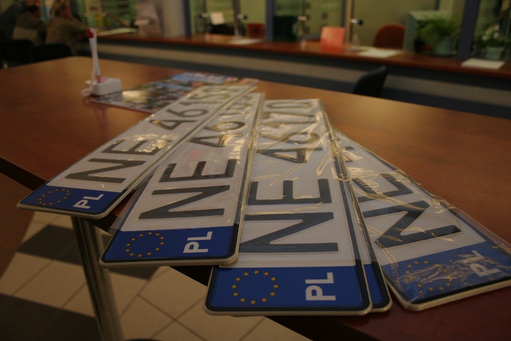 Kto zrobi nowe tablice rejestracyjne? A trzeba ich 8 tysięcy