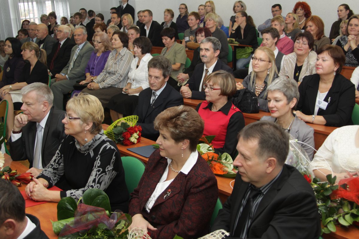 Uczniowie Handlówki świętują jubileusz szkoły