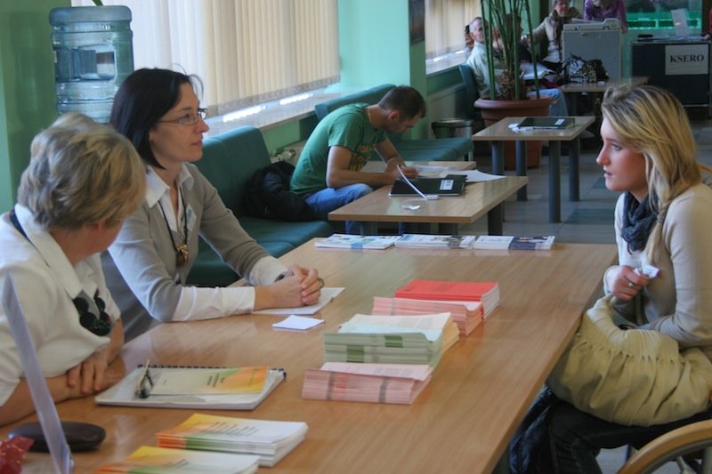 Jak zarejestrować nianię? Tydzień przedsiębiorcy w ZUS