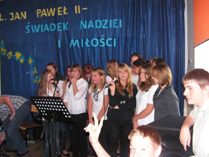 Napisali do nas: Dni Papieskie w elbląskim Gimnazjum nr 7