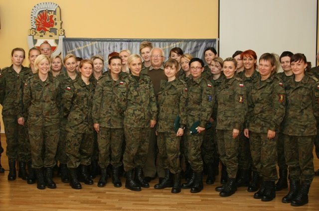 Rada Kobiet 16 PDZ, czyli płeć piękną w szeregach armii  