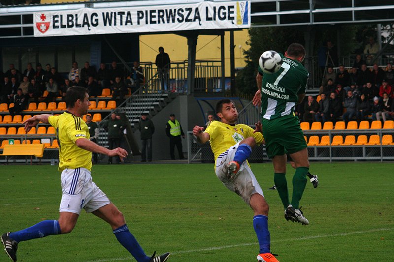 Olimpia nadal bez przełamania. Wybita szyba w budynku klubowym