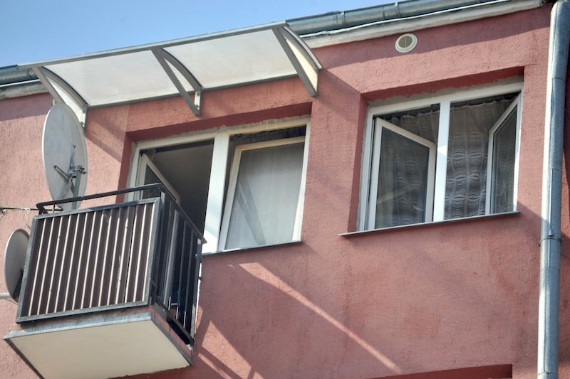 Policjanci odkryli zwłoki w bloku przy ul. Władysława IV