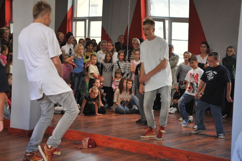 Tłumy na dniu otwartym szkoły tańca Cadmansa