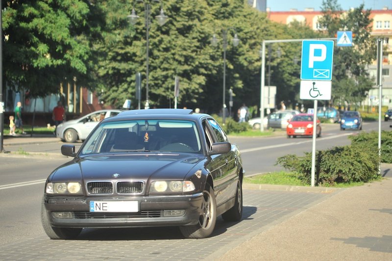 Miejsc parkingowych dla niepełnosprawnych zdecydowanie za mało