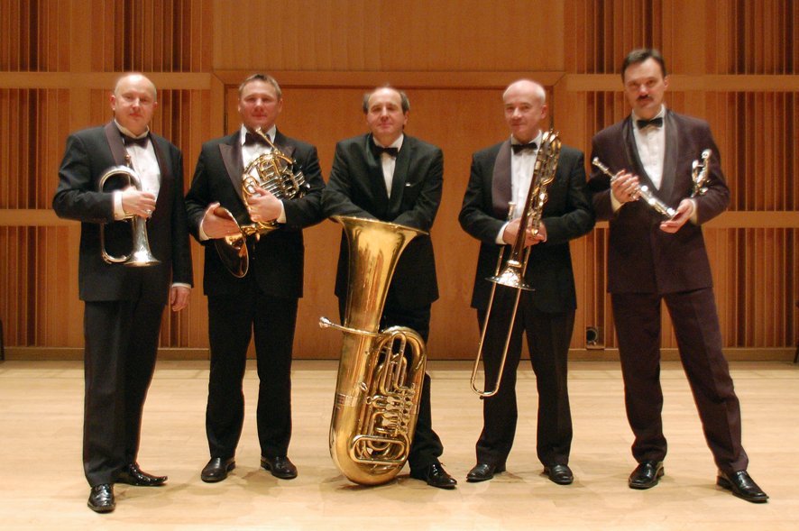 Pięciu muzyków zafascynowanych blachą. Amber Brass Quintet wystąpi w Bażantarni