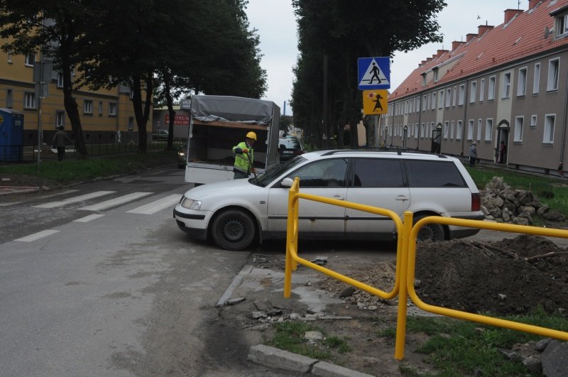 Mieszkańcy ulicy Okrzei walczą o wjazd na podwórko