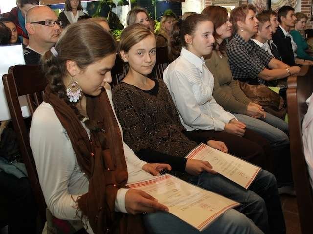 Startuj po stypendium  „Szansy” lub „Słonika”