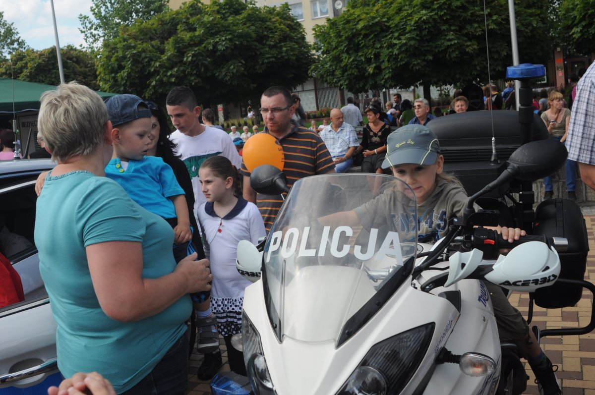 Mieszkańcy świętowali z policją
