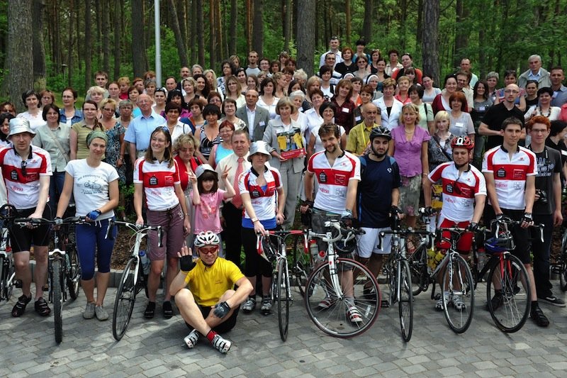 Jadą przez Polskę i zbierają pieniądze na hospicja