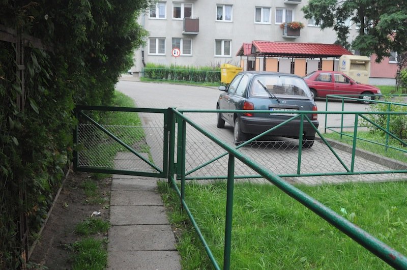 Getto na ulicy Chopina? Mieszkańców podzielił płot 