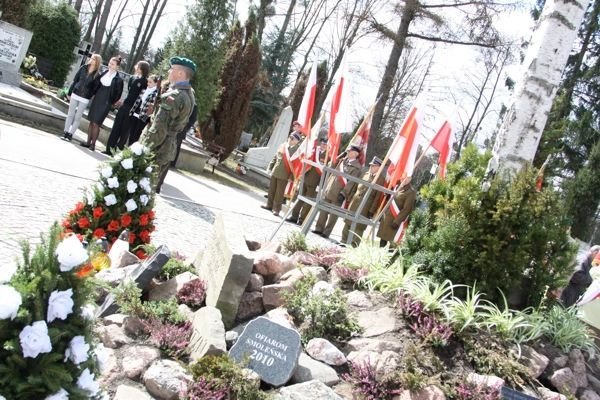 Ukradziono tablicę poświęconą 