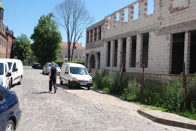 Wieżowa szpeci elbląską starówkę