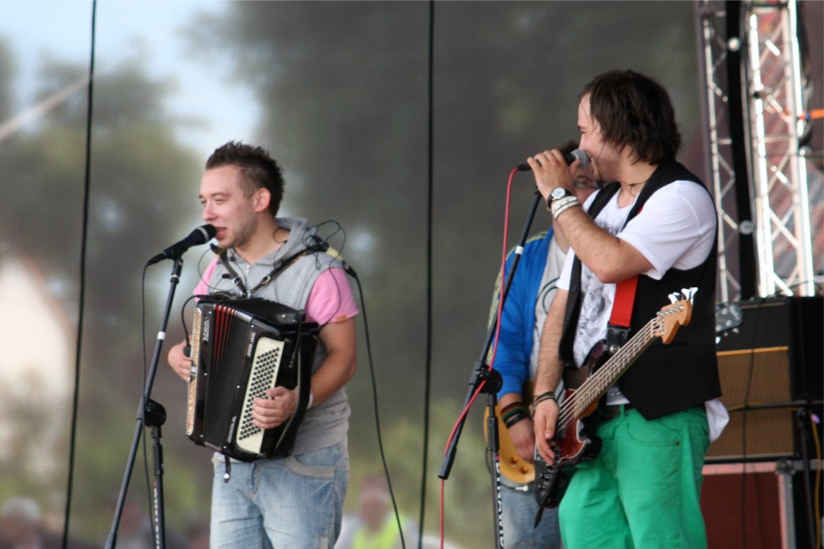 Przegląd kultury mniejszości w Młynarach. Enej zenergetyzował publikę
