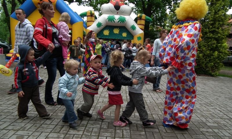 Tak się bawili w Młynarach z okazji Dnia Dziecka. Zdjęcia