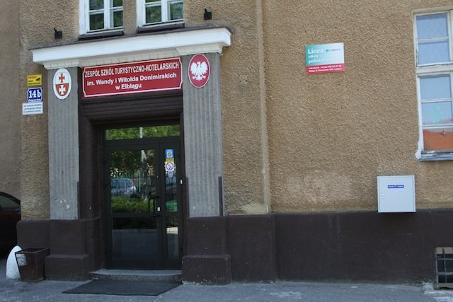 Kuratorium zajmuje się skargą uczennic na nauczyciela  