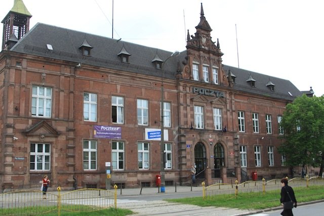 Naczelnik poczty zwolniona. Pracownicy toną w długach